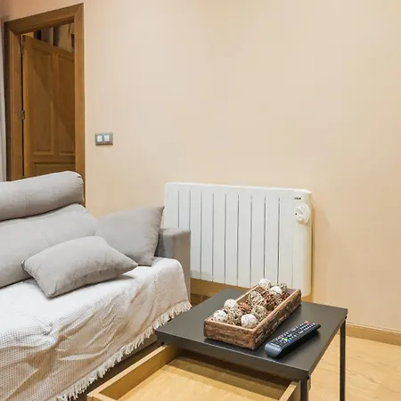 Pozo Amargo Junto A La Catedral By Ap * 托萊多