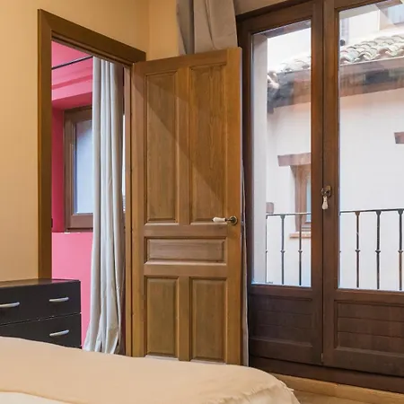 Pozo Amargo Junto A La Catedral By Ap Apartment Toledo