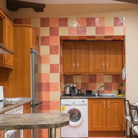 Pozo Amargo Junto A La Catedral By Ap *