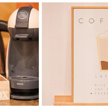 Pozo Amargo Junto A La Catedral By Ap *