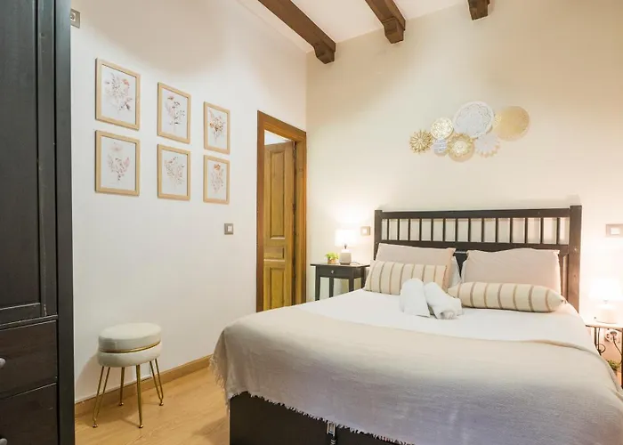 Pozo Amargo Junto A La Catedral By Ap Lejlighed