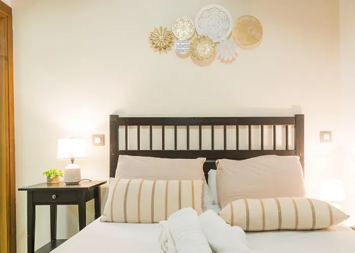 Pozo Amargo Junto A La Catedral By Ap